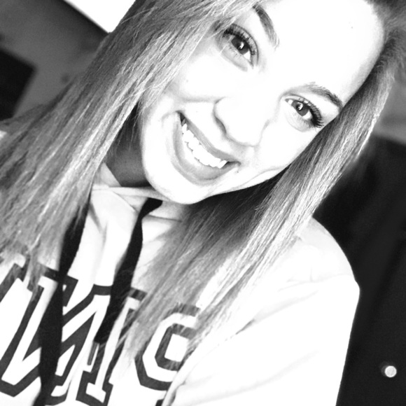 Meet your Posher, Mya - Picture 1 of 1